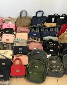 Decomisados 196 bolsos falsos de Bimba Lola en una tienda de